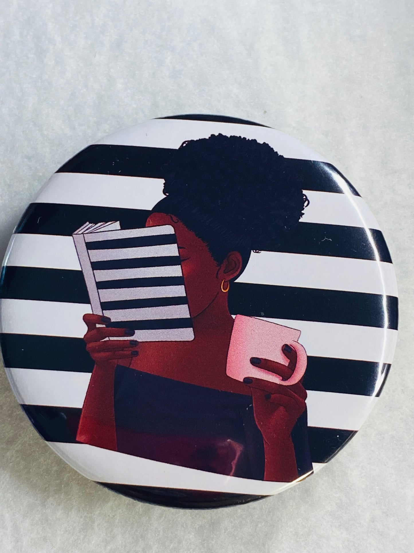 Pop-socket for e-readers